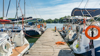 Port Stranda nad jeziorem Kisajno