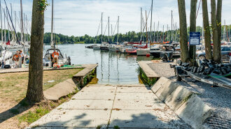 Port Stranda nad jeziorem Kisajno