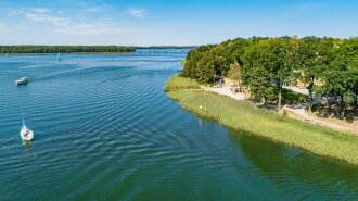 Port Stranda nad jeziorem Kisajno